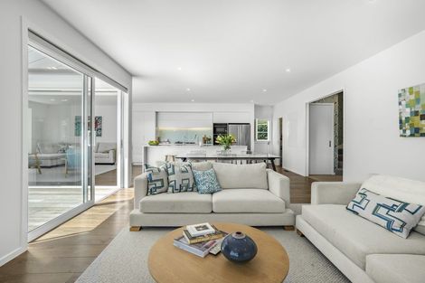 Photo of property in 23 Pukatea Street, Eastbourne, Lower Hutt, 5013