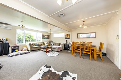 Photo of property in 68 Willis Road, Papakura, 2110