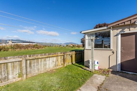 Photo of property in 53 Toru Road, Paraparaumu Beach, Paraparaumu, 5032