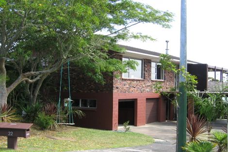 Photo of property in 22 Valkyria Place, Beach Haven, Auckland, 0626