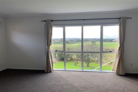 Photo of property in 22 Hobsonville Road, West Harbour, Auckland, 0618