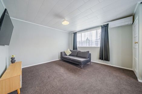 Photo of property in 2/10 Ponderosa Grove, Maoribank, Upper Hutt, 5018