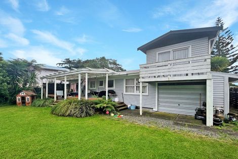 Photo of property in 17 Blanes Road, Weymouth, Auckland, 2103