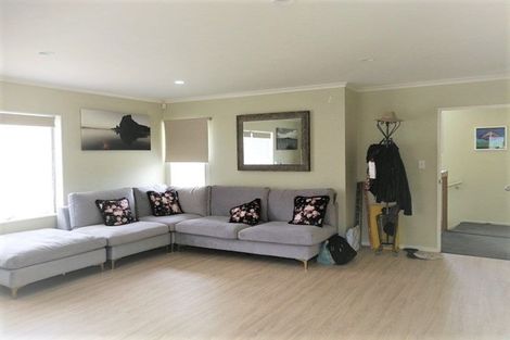 Photo of property in 10a Marie Crescent, Te Atatu South, Auckland, 0610