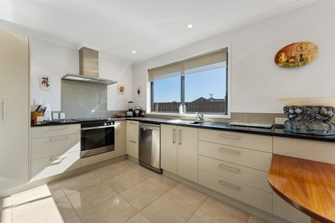 Photo of property in 53 Alberta Road, Glen Avon, New Plymouth, 4312