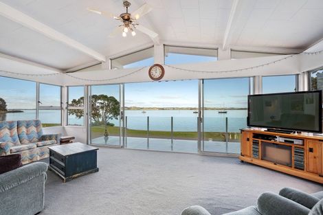 Photo of property in 6 Waikaraka Beach Road, Tamaterau, Whangarei, 0174