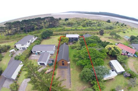 Photo of property in 132 Maunsell Road, Port Waikato, Tuakau, 2695