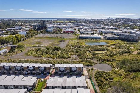 Photo of property in 36 Ceramic Lane, New Lynn, Auckland, 0600