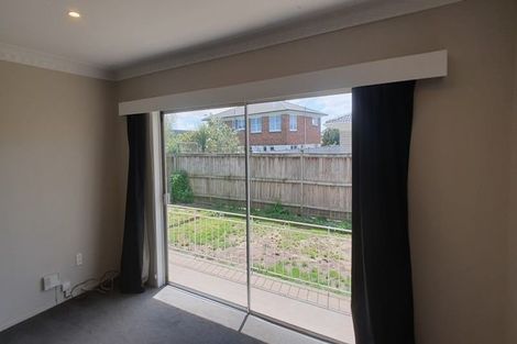 Photo of property in 2/90 Pakuranga Road, Pakuranga, Auckland, 2010