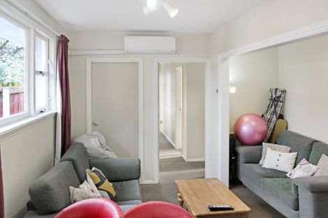 Photo of property in 1/2 Farnham Place, Ilam, Christchurch, 8041