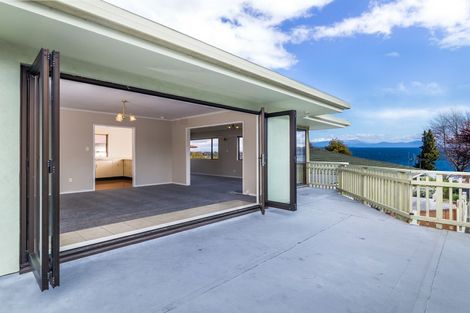 Photo of property in 2/8 Crowther Terrace, Waipahihi, Taupo, 3330