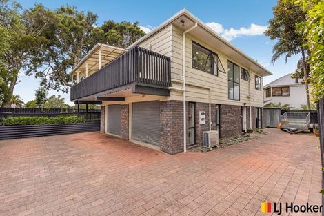 Photo of property in 2/187 Carnoustie Drive, Wattle Downs, Auckland, 2103