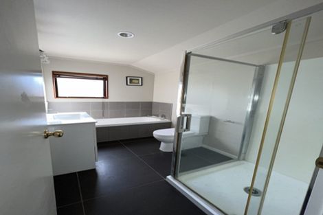 Photo of property in 4 Oystergrove Road, West Harbour, Auckland, 0618