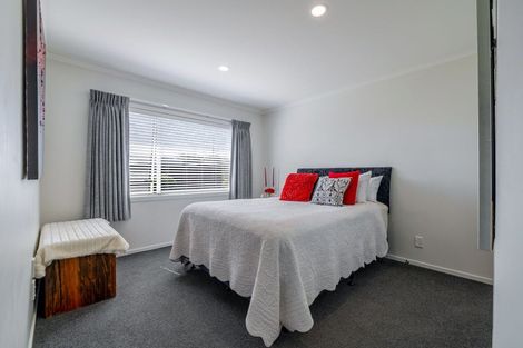 Photo of property in 2 Morocco Terrace, Kelvin Grove, Palmerston North, 4414