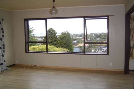 Photo of property in 2/108 Arran Road, Browns Bay, Auckland, 0630
