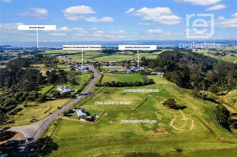Photo of property in 2586 Awhitu Road, Awhitu, 2684