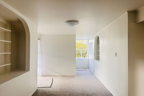Photo of property in 22 Tetrarch Place, Totara Vale, Auckland, 0629