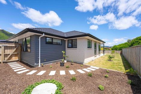 Photo of property in 5 Morepork Drive, Waikanae, 5036