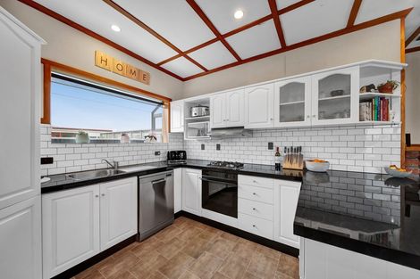 Photo of property in 196 Glover Road, Hawera, 4610