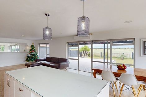 Photo of property in 21 Meadowbrook Drive, Cloverlea, Palmerston North, 4412