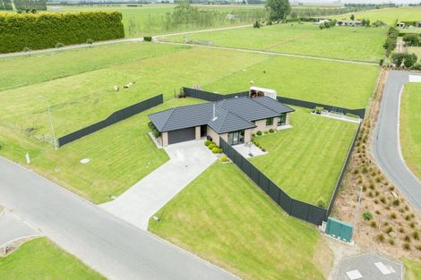 Photo of property in 11 Tui Place, Edendale, Wyndham, 9893