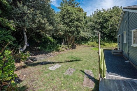 Photo of property in 24 Queens Road, Waikanae Beach, Waikanae, 5036