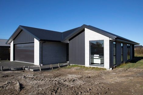 Photo of property in 5 Arrowsmith Drive, Clover Park, Auckland, 2019