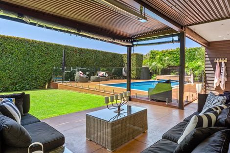 Photo of property in 29 Knights Road, Rothesay Bay, Auckland, 0630