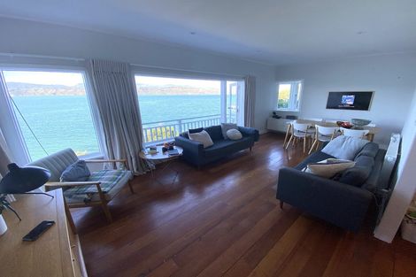 Photo of property in 425 Karaka Bay Road, Karaka Bays, Wellington, 6022