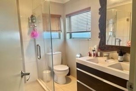 Photo of property in 36d Godley Road, Green Bay, Auckland, 0604