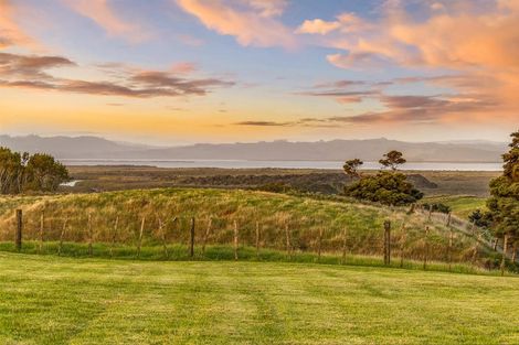 Photo of property in 13 Slater Road, South Head, 0874