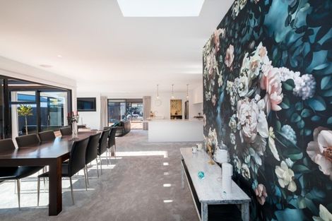 Photo of property in 40 Holiday Drive, Mairehau, Christchurch, 8052