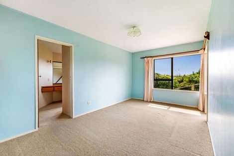 Photo of property in 114b Riversdale Drive, Merrilands, New Plymouth, 4312