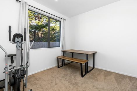 Photo of property in 4b Halberg Street, Glenfield, Auckland, 0629
