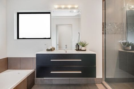 Photo of property in 5 Onewhero Road, Kaukapakapa, Warkworth, 0984