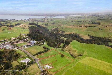 Photo of property in 2586 Awhitu Road, Awhitu, 2684