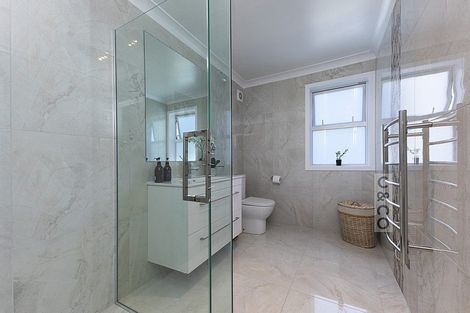 Photo of property in 2 Tauwaka Crescent, Riverhead, 0820