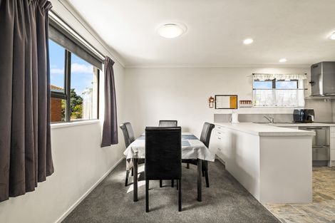 Photo of property in 33 Walton Park Avenue, Fairfield, Dunedin, 9018