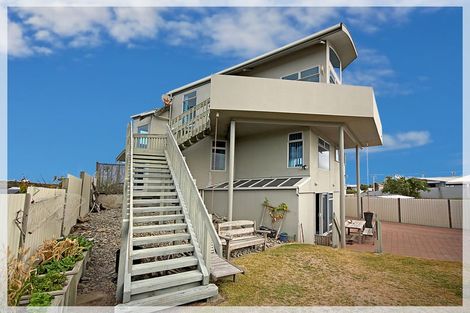Photo of property in 9 Trafalgar Street, Foxton Beach, Foxton, 4815