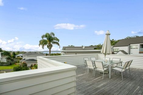 Photo of property in 129 Hobsonville Road, West Harbour, Auckland, 0618