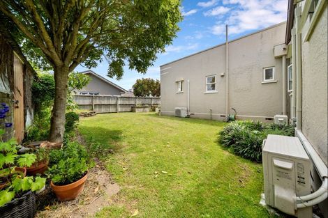 Photo of property in 180 Brooklands Road, Vogeltown, New Plymouth, 4310