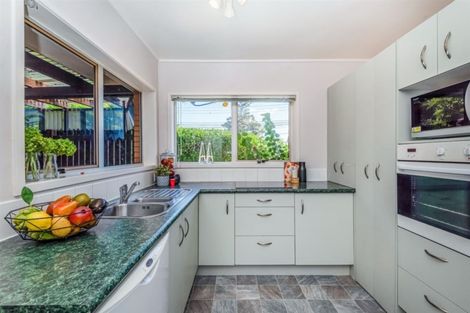 Photo of property in 1/104 Carlisle Road, Browns Bay, Auckland, 0632