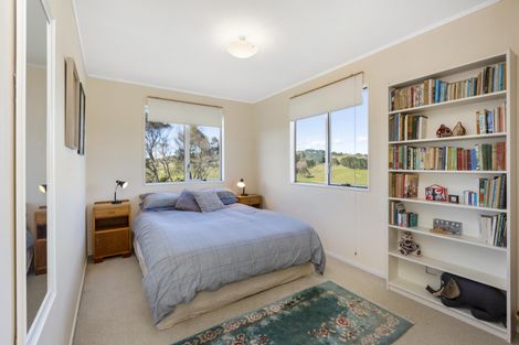 Photo of property in 4 Robertson Street, Raglan, 3225