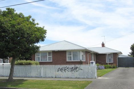 Photo of property in 15 Tenby Place, Avondale, Christchurch, 8061