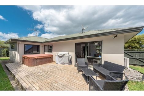 Photo of property in 12 Antrim Place, Nawton, Hamilton, 3200