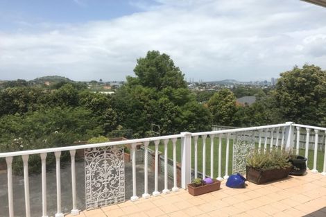 Photo of property in 19 Williamson Avenue, Belmont, Auckland, 0622
