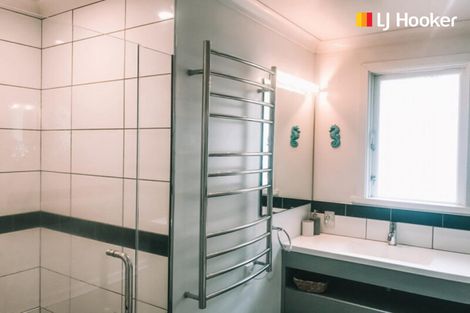 Photo of property in 32 Ravenswood Road, Saint Clair, Dunedin, 9012