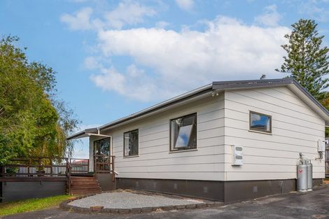 Photo of property in 1/13 Martin Place, Kelston, Auckland, 0602