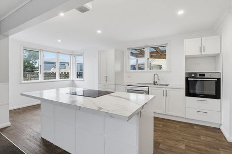 Photo of property in 12 Holland Crescent, Bulls, 4818