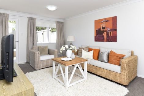 Photo of property in 102 Mellons Bay Road, Mellons Bay, Auckland, 2014